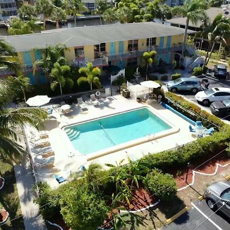 Hideaway Waterfront Resort Cape Coral Bagian luar foto