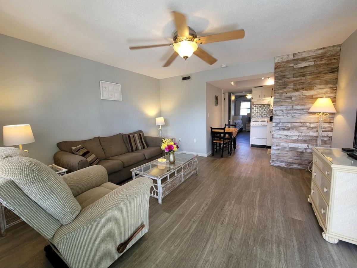 Hideaway Waterfront Resort Cape Coral Bagian luar foto