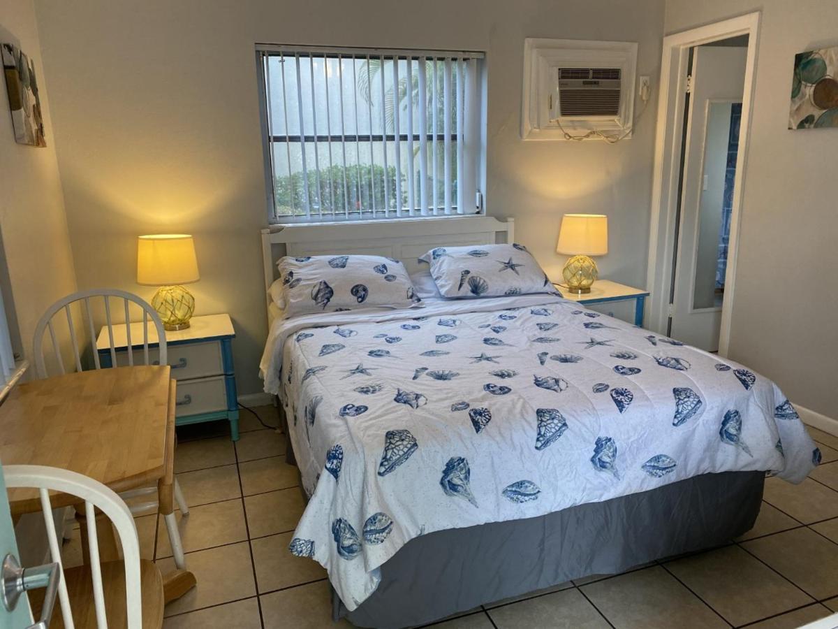 Hideaway Waterfront Resort Cape Coral Bagian luar foto
