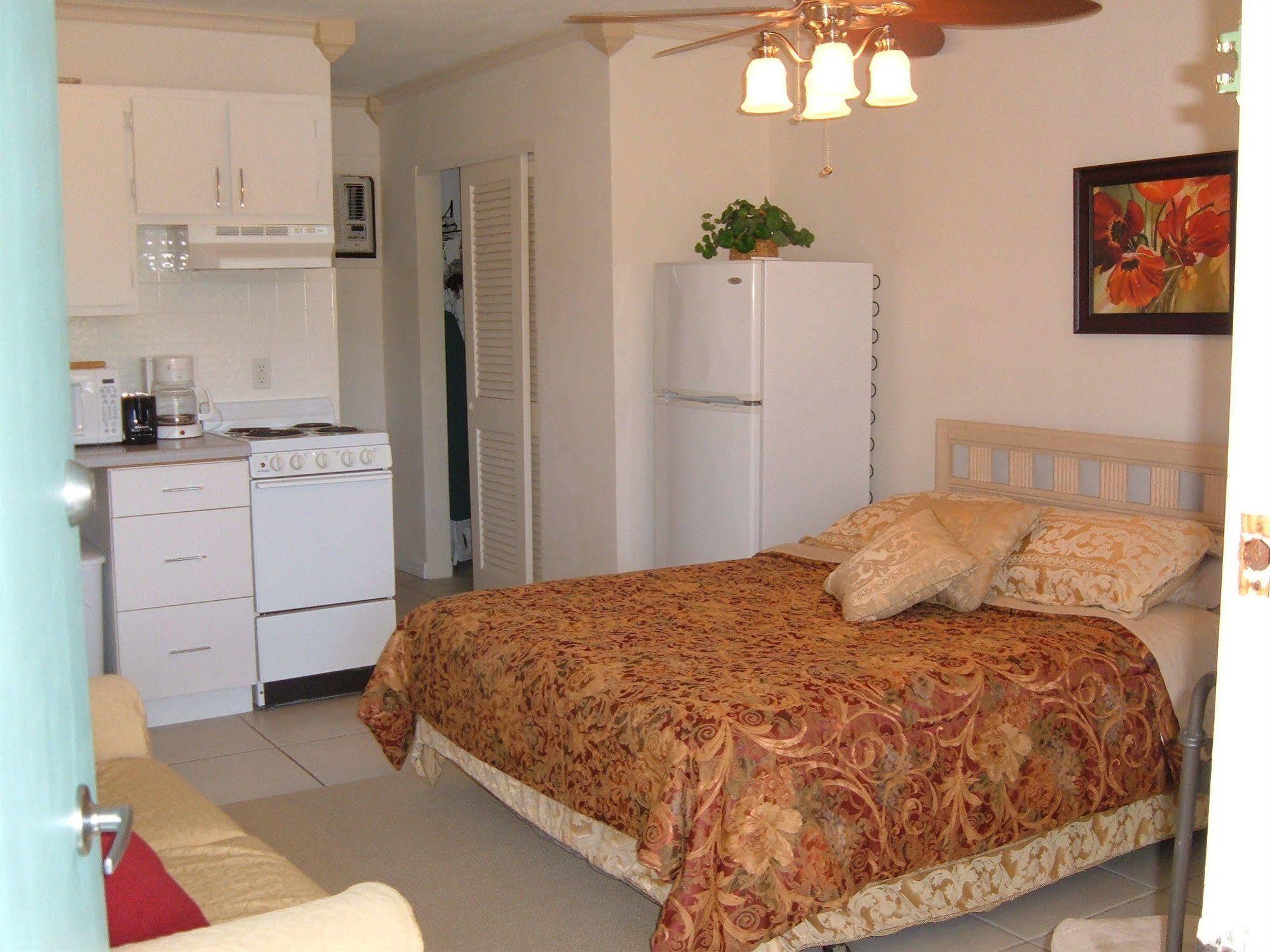 Hideaway Waterfront Resort Cape Coral Bagian luar foto