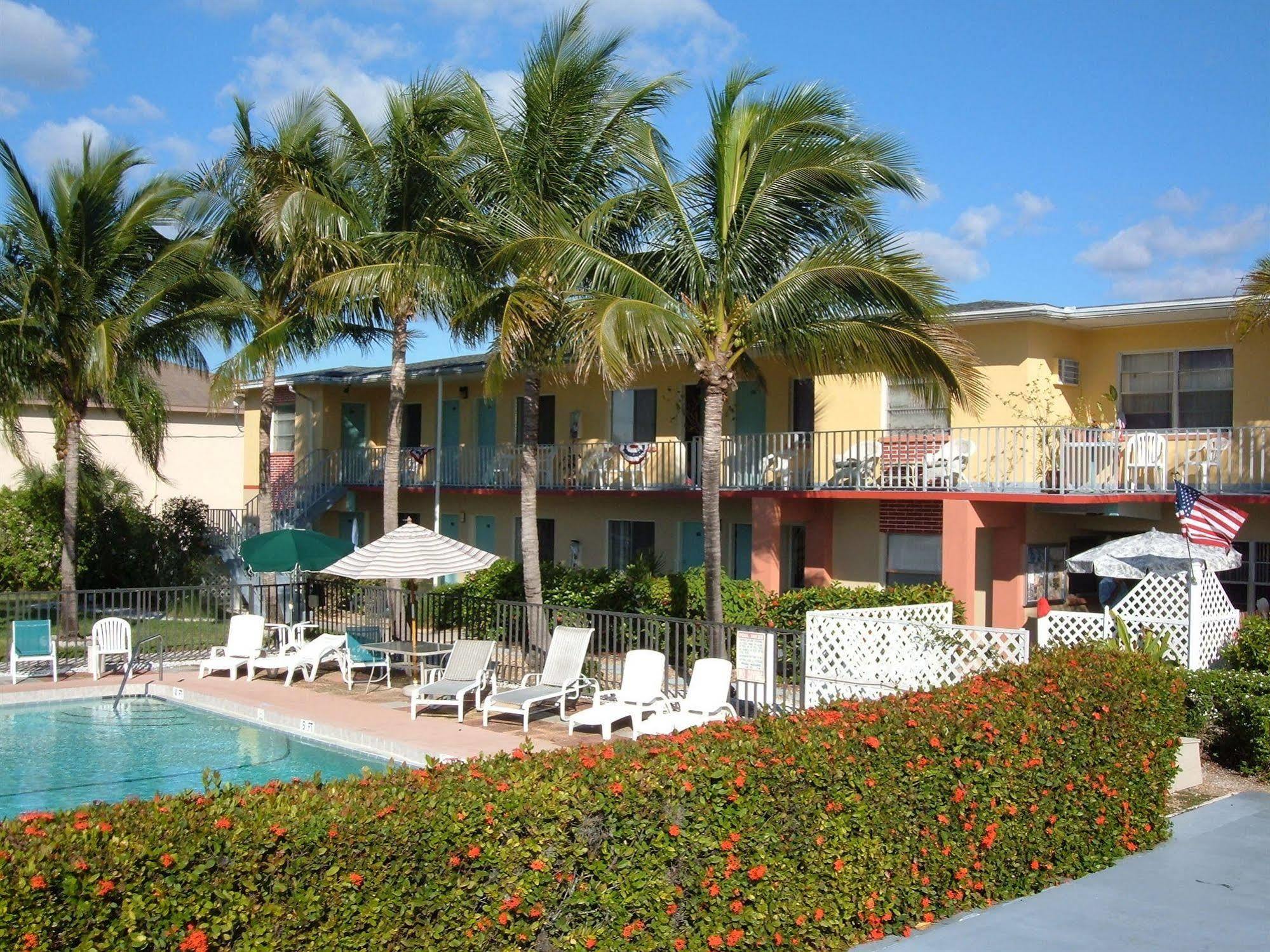 Hideaway Waterfront Resort Cape Coral Bagian luar foto