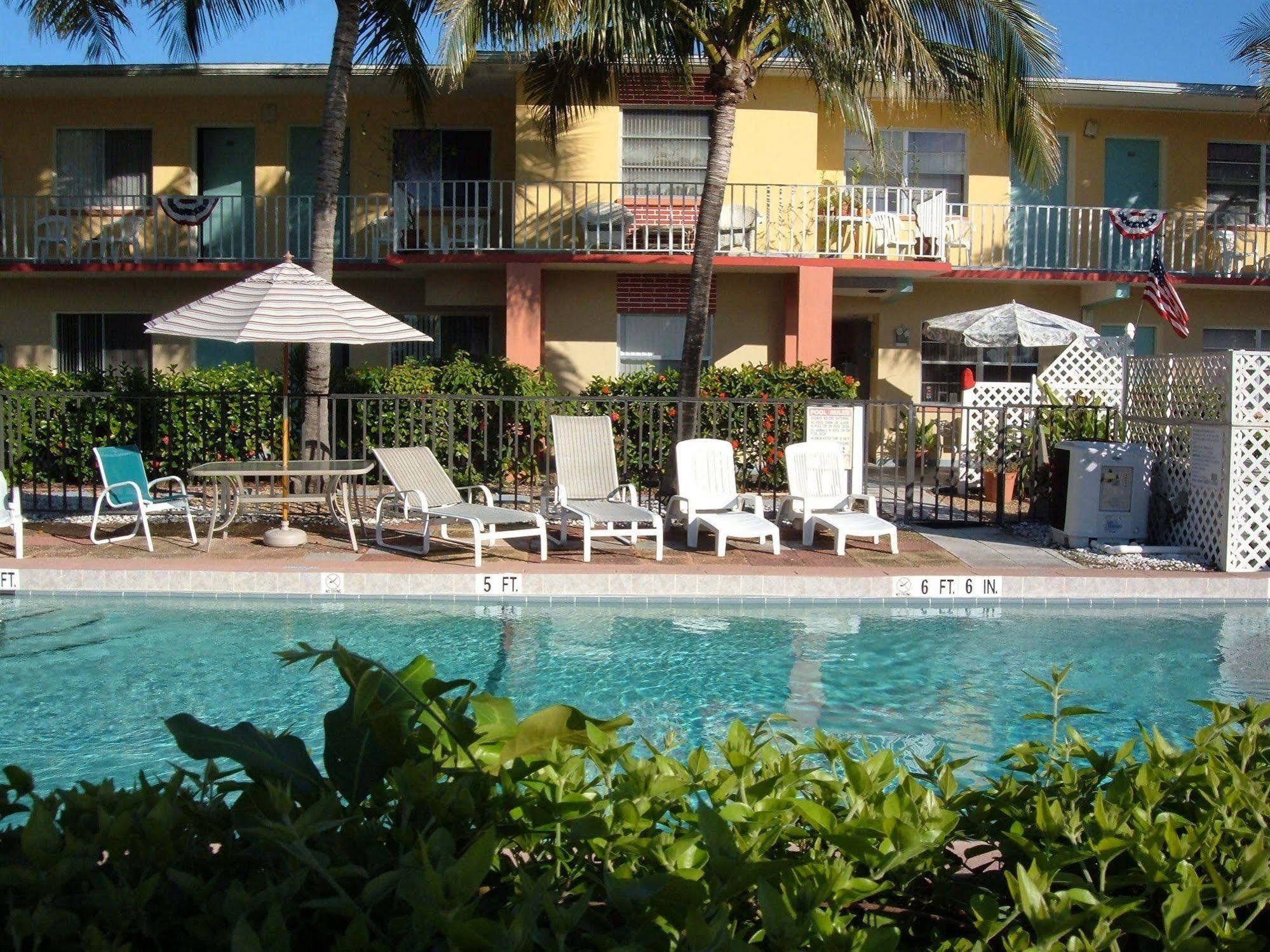 Hideaway Waterfront Resort Cape Coral Bagian luar foto