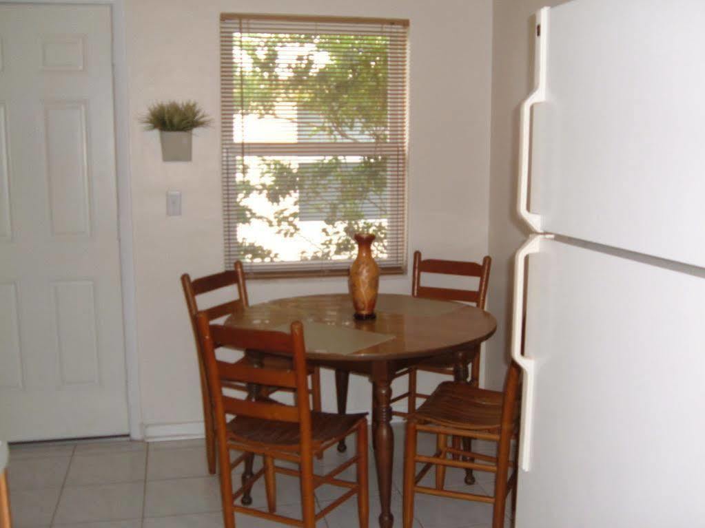 Hideaway Waterfront Resort Cape Coral Bagian luar foto